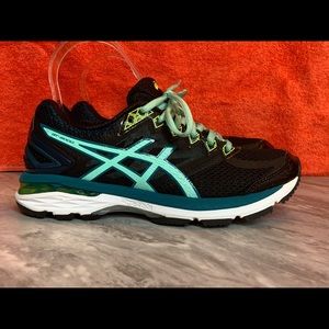 ASICS Women’s GT2000 size 6